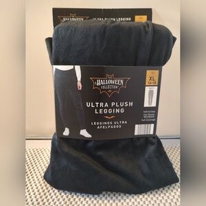 Women's Size XL (16-18) Ultra Plush Legging Halloween Collection NWT Black